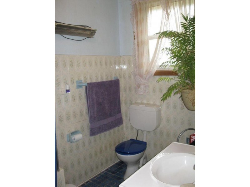 6 IWUNDA ROAD, Lalor Park NSW 2147