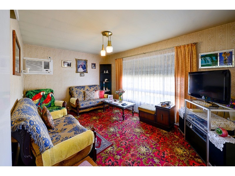 92 LUCRETIA ROAD, Seven Hills NSW 2147