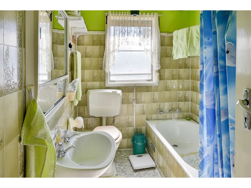 92 LUCRETIA ROAD, Seven Hills NSW 2147