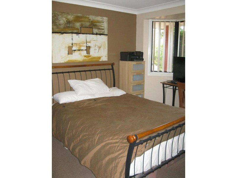 2/8 Woodside Avenue, Blacktown NSW 2148