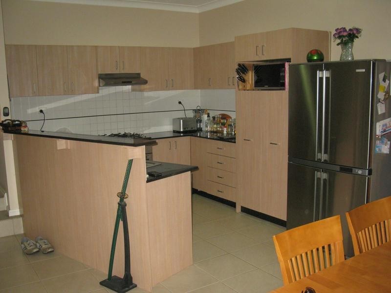 2/8 Woodside Avenue, Blacktown NSW 2148