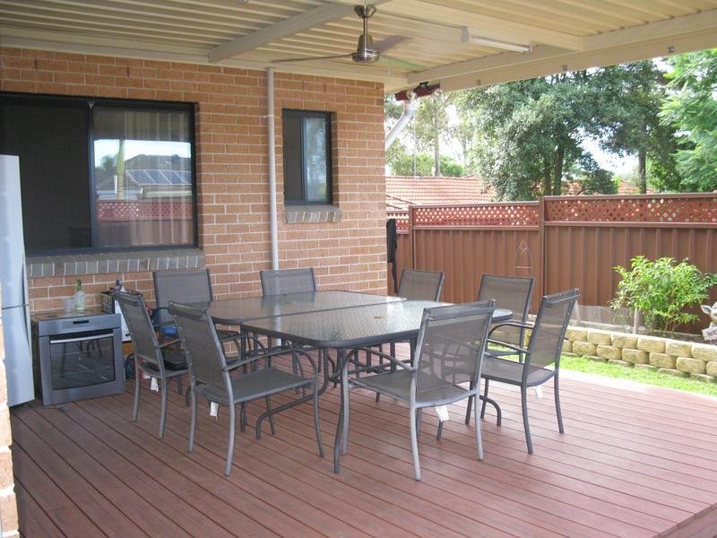 2/8 Woodside Avenue, Blacktown NSW 2148