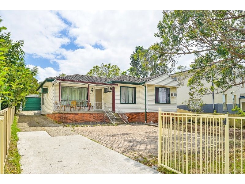 39 Douglas Road, Blacktown NSW 2148