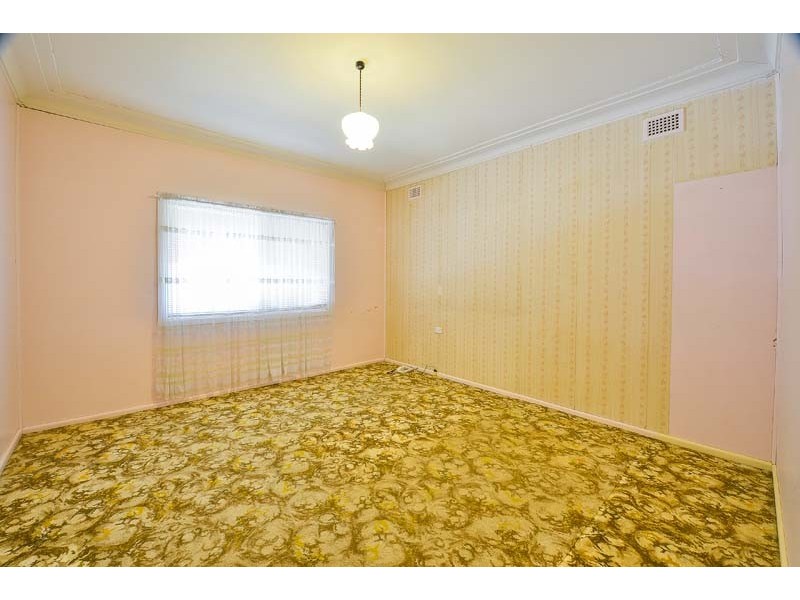 8 Dell Street, Blacktown NSW 2148