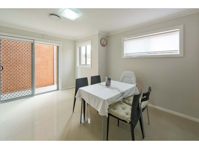 2/17 Foxhills Crescent, Prospect NSW 2148