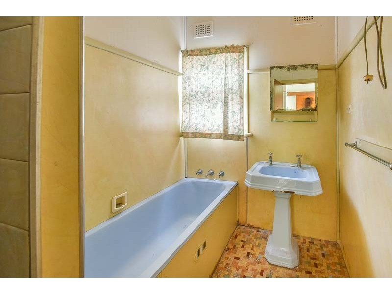 5 BOOREEA STREET, Blacktown NSW 2148