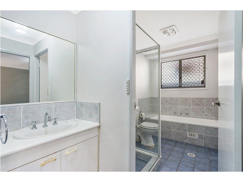 5a Lakewood Drive, Woodcroft NSW 2767