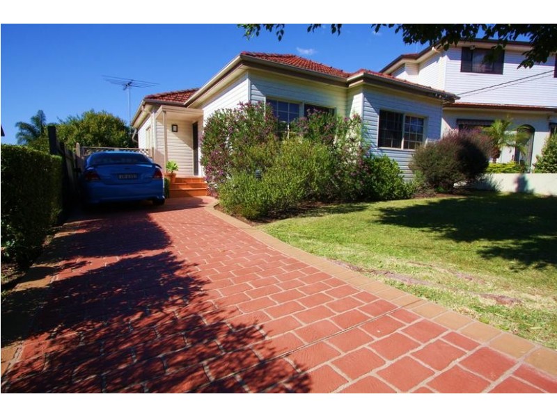 11 Robinson Street, Greenacre NSW 2190