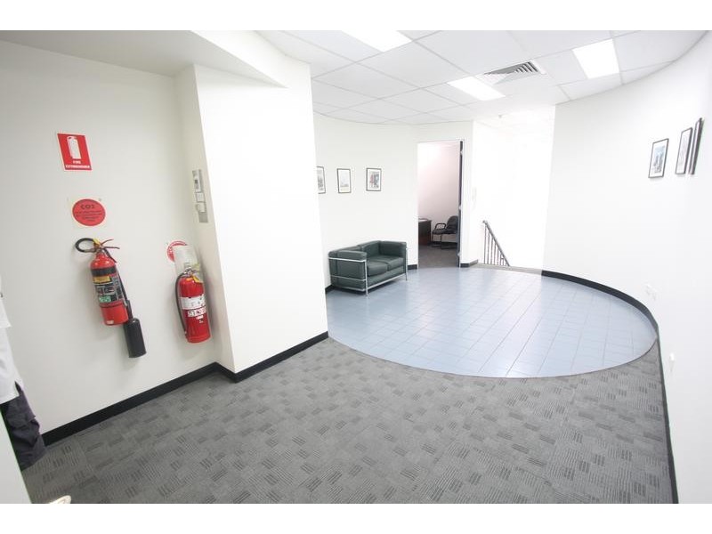8 Canal Road, St Peters NSW 2044