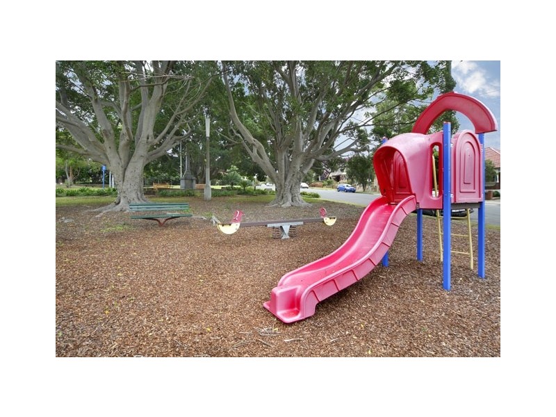 2 Euston Road, Hurlstone Park NSW 2193