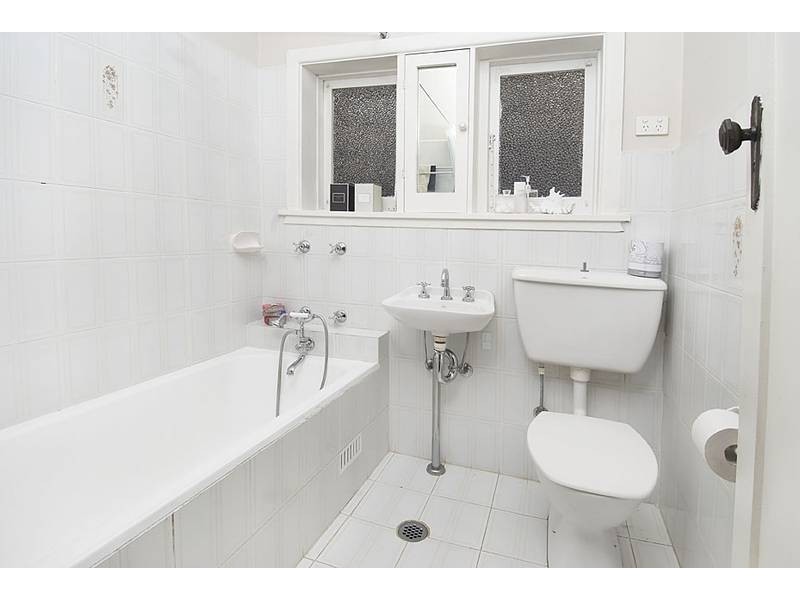 2/1a Sunning Place, Summer Hill NSW 2130