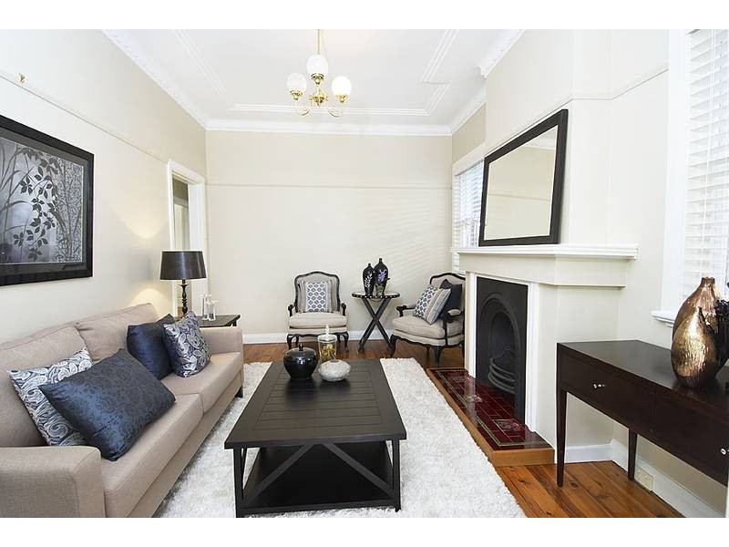 18 Victoria Square, Ashfield NSW 2131