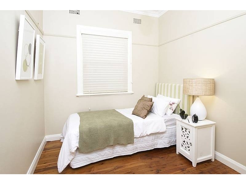 18 Victoria Square, Ashfield NSW 2131