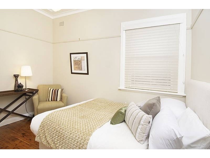 18 Victoria Square, Ashfield NSW 2131