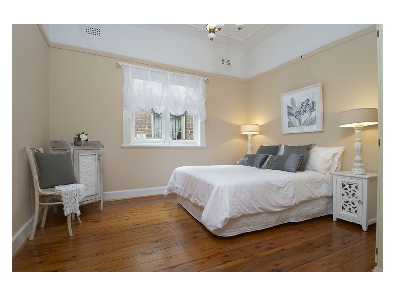 11 Goodwin Avenue, Ashfield NSW 2131