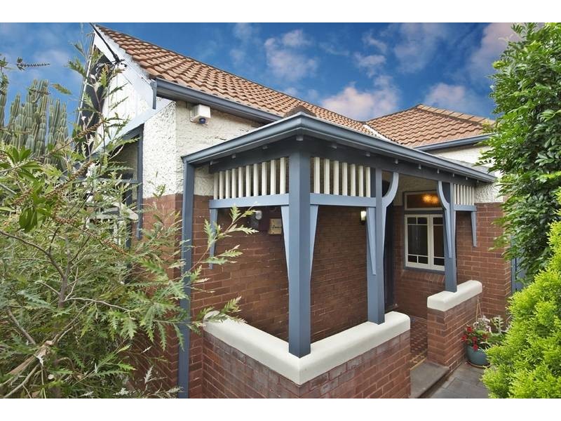 16 Dunstaffenage Street, Hurlstone Park NSW 2193