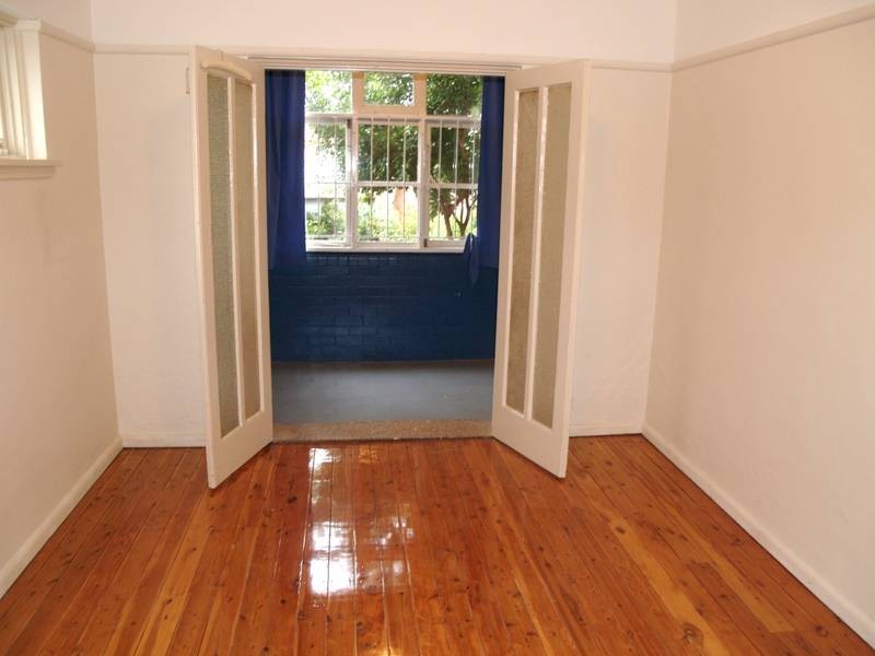 2/5 The Esplanade, Ashfield NSW 2131