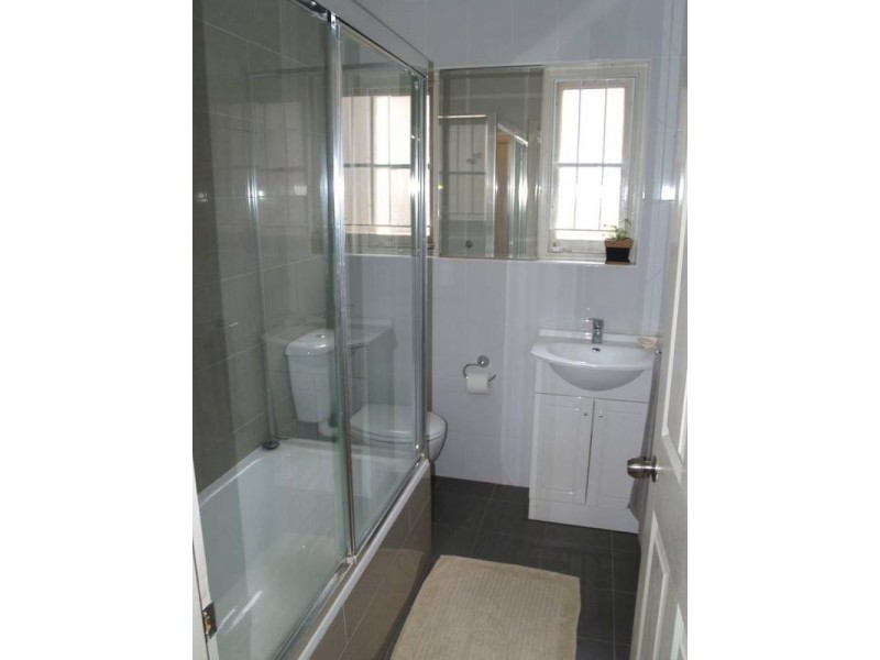 2/5 The Esplanade, Ashfield NSW 2131