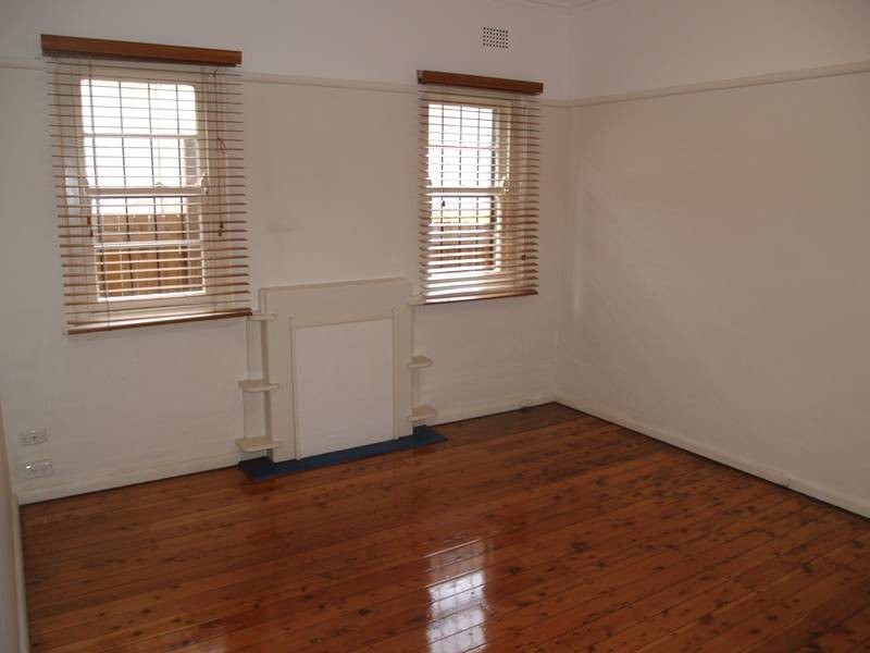 2/5 The Esplanade, Ashfield NSW 2131