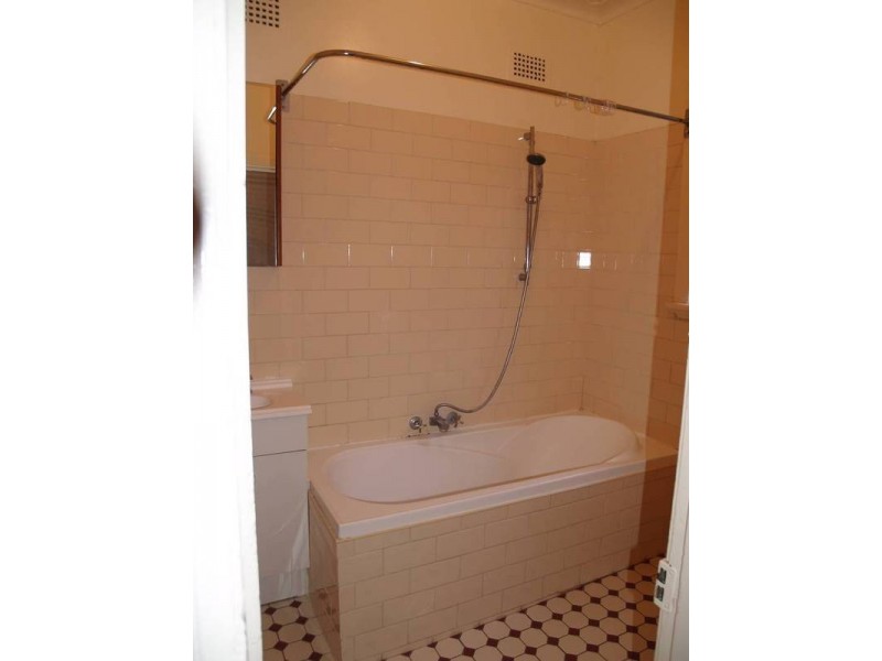 2/2 Hurlstone Avenue, Summer Hill NSW 2130