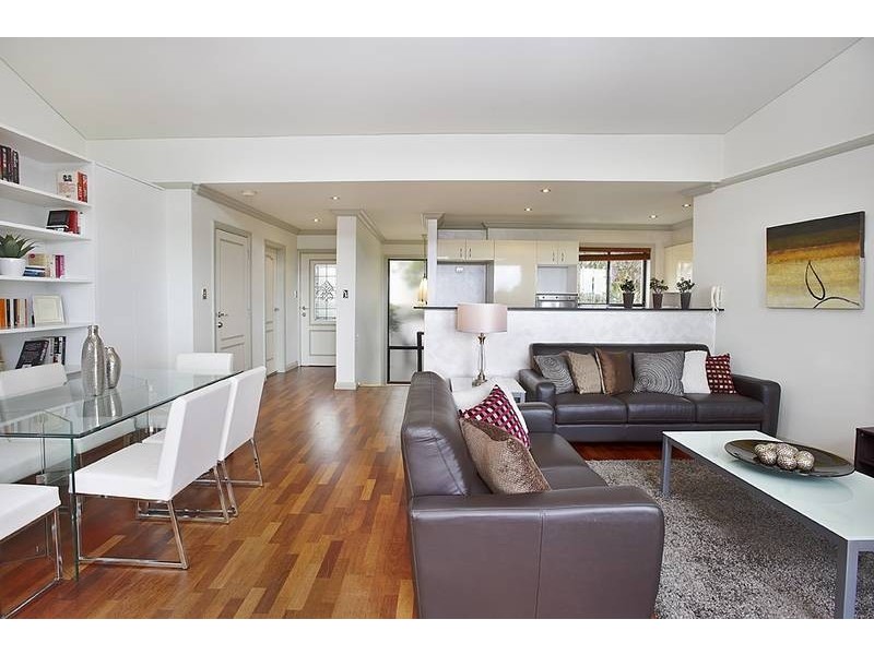 2B Undercliffe Lane, Earlwood NSW 2206