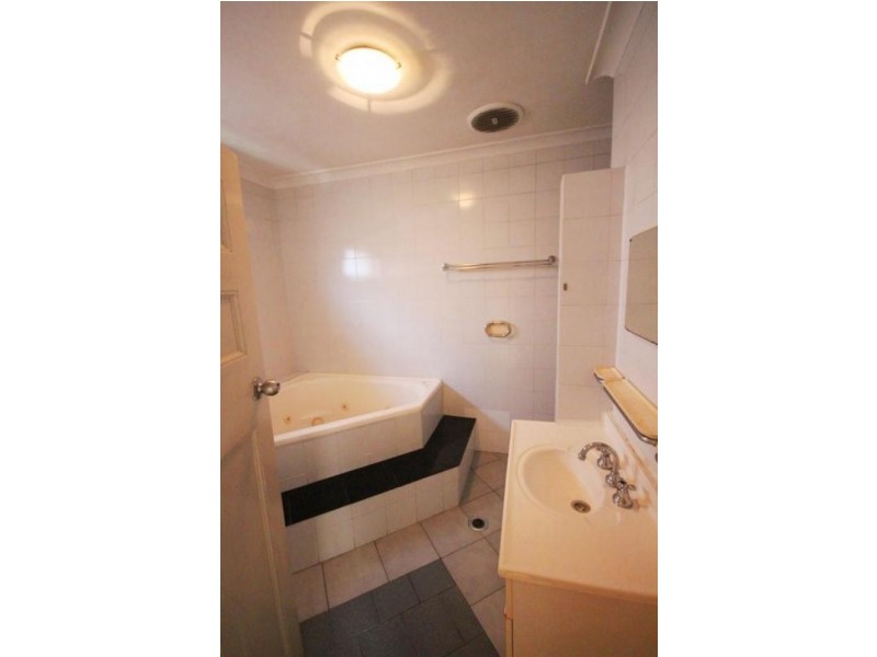 2/5 Shaftsbury Road, Burwood NSW 2134