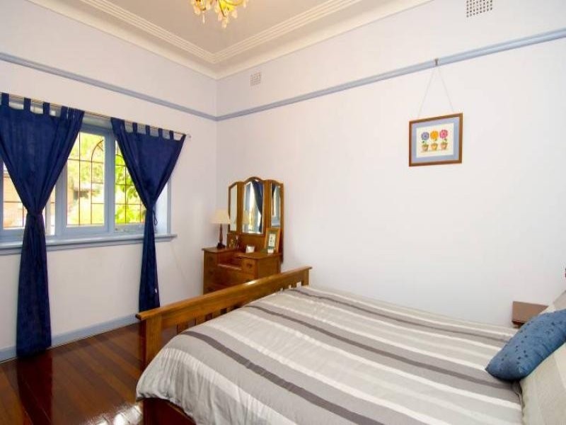 16 Kroombit Street, Dulwich Hill NSW 2203