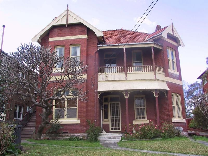 2/9 The Avenue, Ashfield NSW 2131