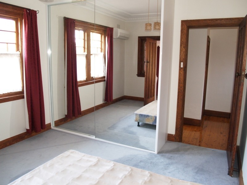 1/8 Hampden Street, Ashfield NSW 2131