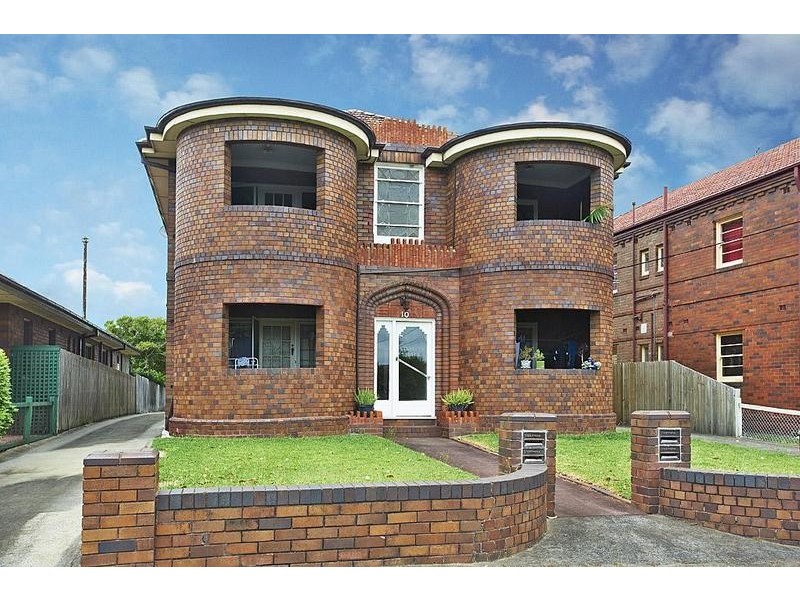 10 Hillcrest Avenue, Ashfield NSW 2131