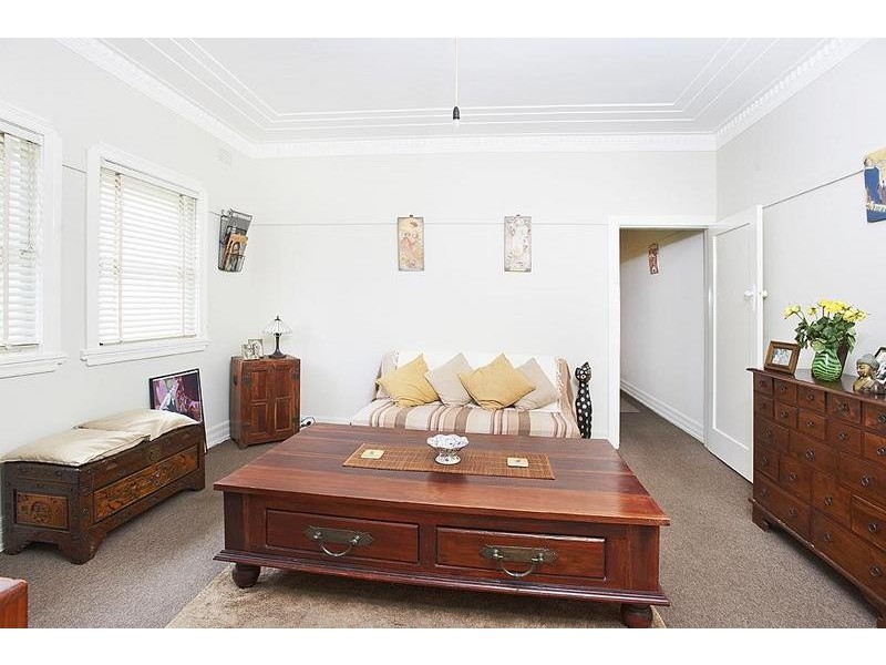 10 Hillcrest Avenue, Ashfield NSW 2131