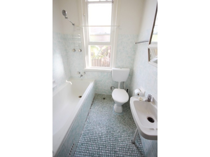 1/15 Hampden Street, Ashfield NSW 2131