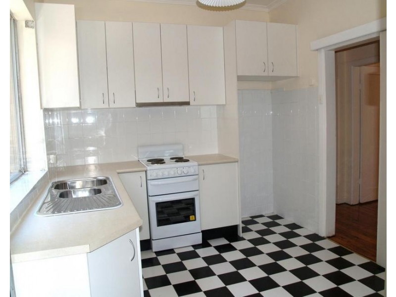 2/13 The Avenue, Ashfield NSW 2131