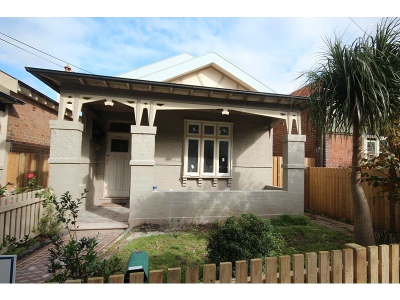 18 Llewellyn Street, Enmore NSW 2042