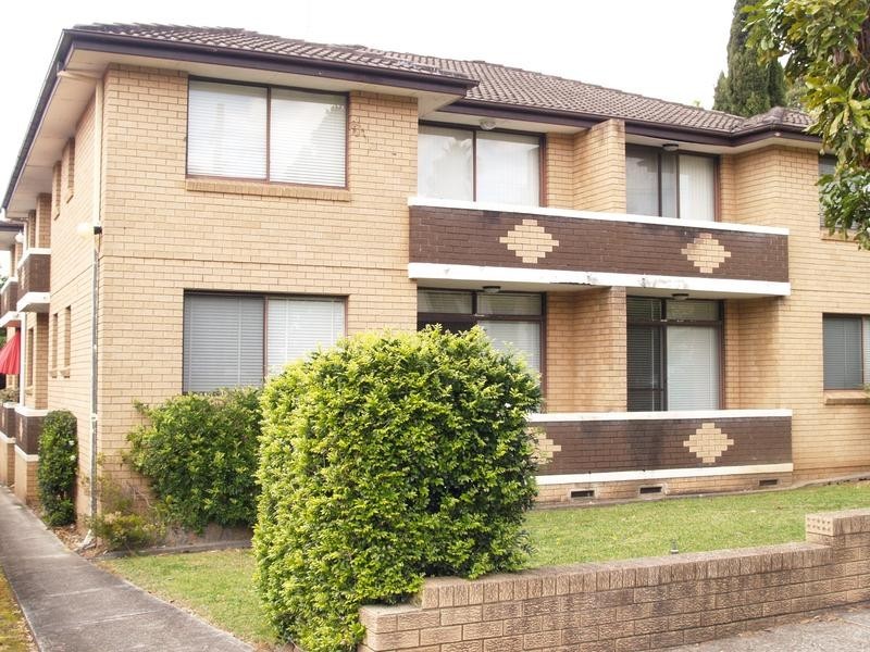 2/10 Moonbie Street, Summer Hill NSW 2130