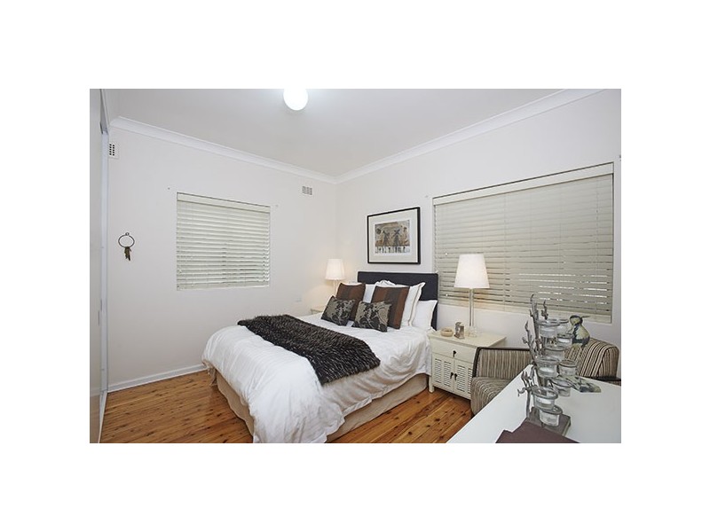 10 Hilltop Avenue, Marrickville NSW 2204