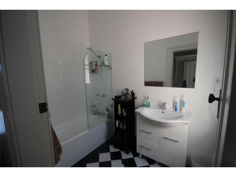 2/9 The Avenue, Ashfield NSW 2131