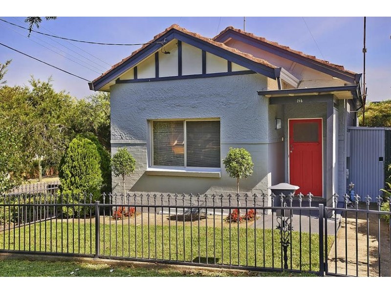 215 Holden Street, Ashbury NSW 2193