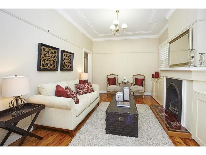 18 Victoria Square, Ashfield NSW 2131