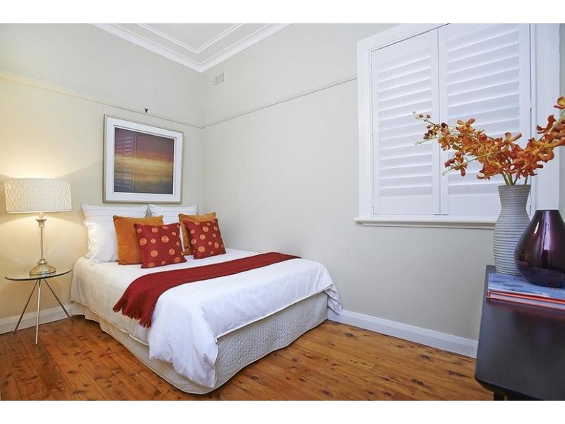 18 Victoria Square, Ashfield NSW 2131