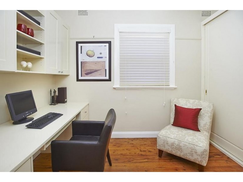 18 Victoria Square, Ashfield NSW 2131