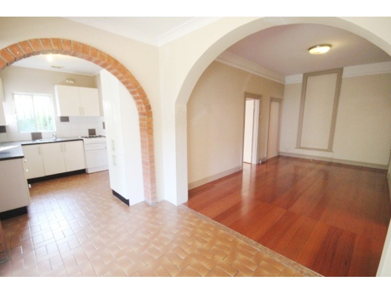 2/126 Carlton Crescent, Summer Hill NSW 2130
