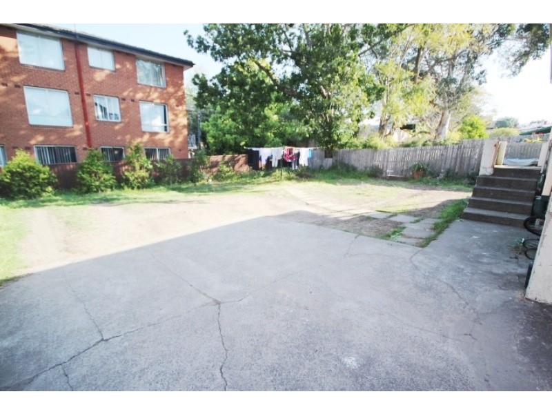 2/126 Carlton Crescent, Summer Hill NSW 2130