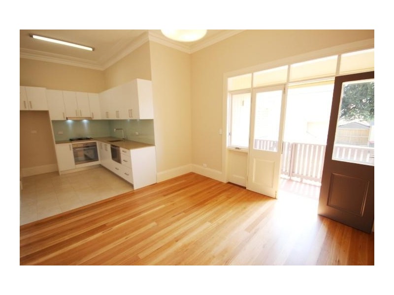 2/2 Victoria Square, Ashfield NSW 2131