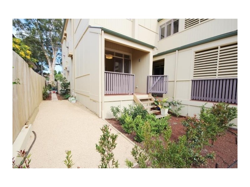 2/2 Victoria Square, Ashfield NSW 2131