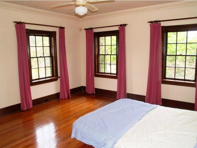 11 Victoria Sq, Ashfield NSW 2131