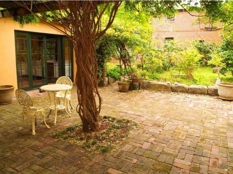 11 Victoria Sq, Ashfield NSW 2131