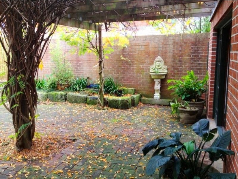 11 Victoria Sq, Ashfield NSW 2131