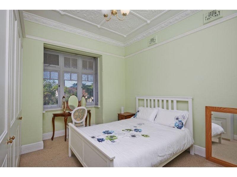 6 Windsor Road, Dulwich Hill NSW 2203