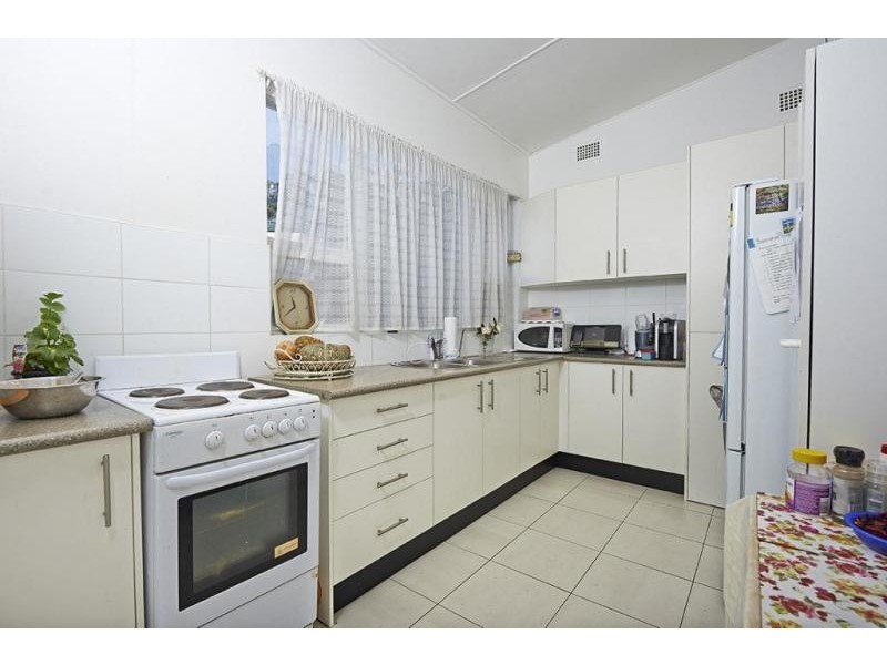 27 Jubilee Avenue, Carlton NSW 2218